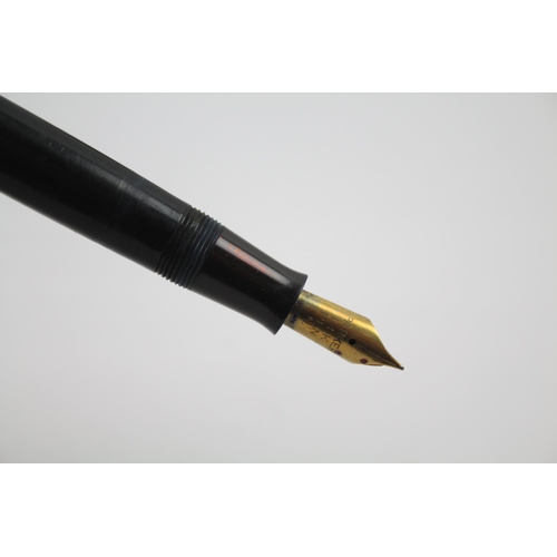 351 - Vintage PARKER Victory Black FOUNTAIN PEN w/ 14ct Gold Nib WRITING