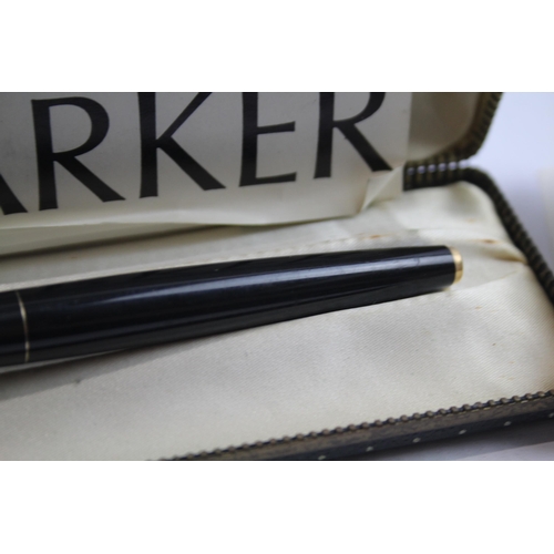 368 - Vintage PARKER 61 Black Fountain Pen w/ 14ct Gold Nib, Brushed Steel Cap WRITING