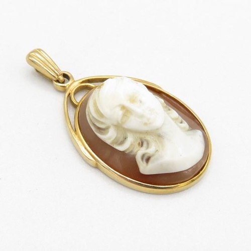 129 - 9ct gold vintage shell cameo pendant (3.8g)