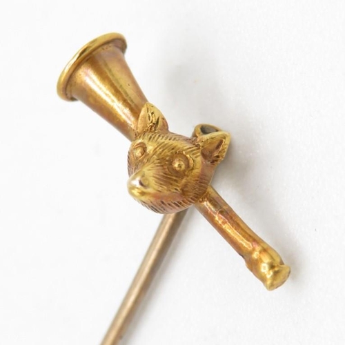 132 - 15ct gold antique fox hunting trophy stick pin (0.9g)