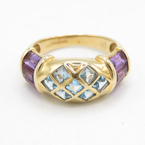 62 - 14ct gold blue topaz & amethyst dress ring (4.3g) Size  M