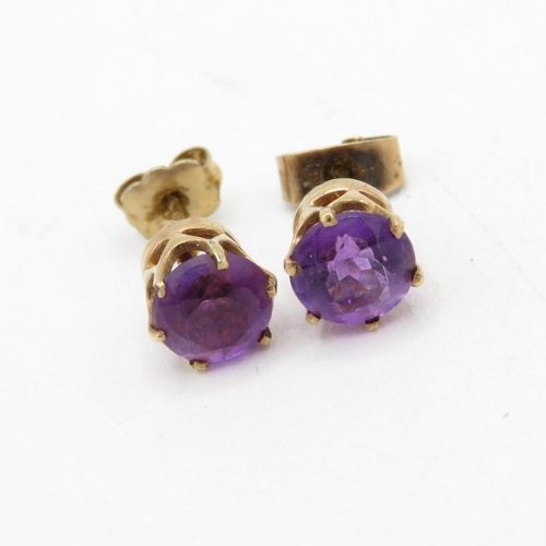 84 - 9ct gold amethyst stud earrings (1.8g)