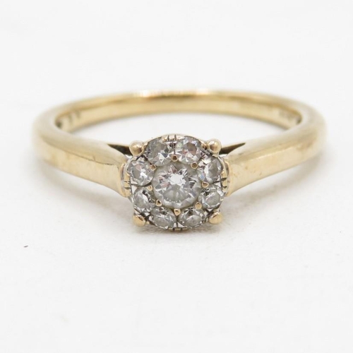 90 - 9ct gold diamond cluster ring (2.5g) Size  M