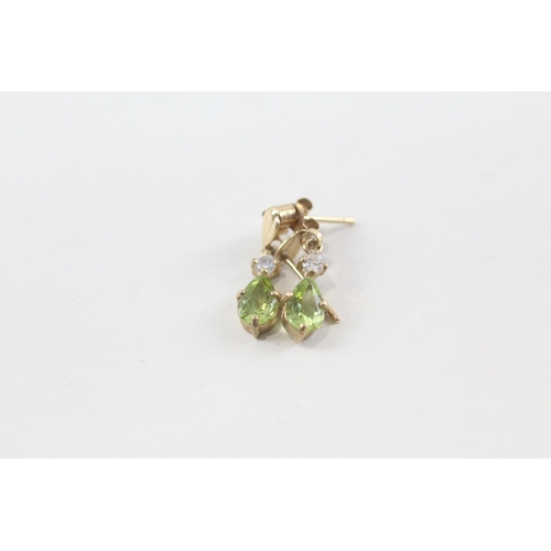 117 - 2x 9ct gold green & white gemstone drop earrings (1.5g)