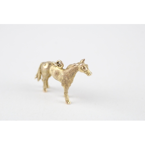 142 - 9ct gold horse charm by Georg Jensen (5.9g)