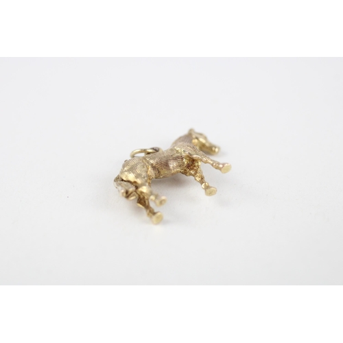 142 - 9ct gold horse charm by Georg Jensen (5.9g)