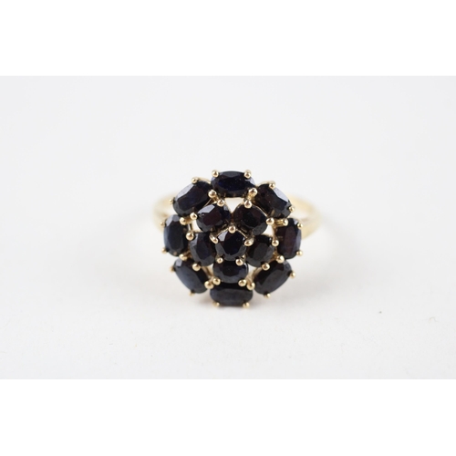 9ct gold sapphire cluster ring (3.3g) Size  R