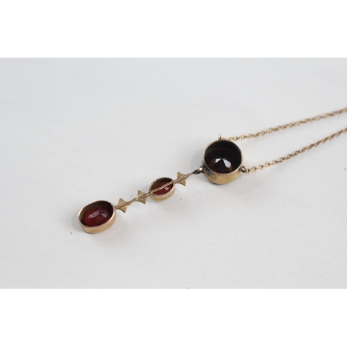 165 - 9ct gold garnet & seed pearl necklace (as seen) (3.7g)