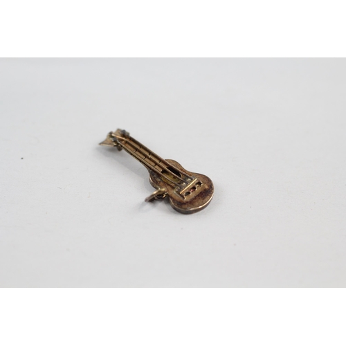 167 - 16ct gold guitar charm (0.8g)