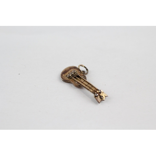 167 - 16ct gold guitar charm (0.8g)