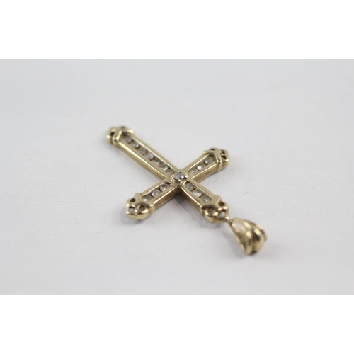 171 - 9ct gold diamond cross pendant (1.5g)