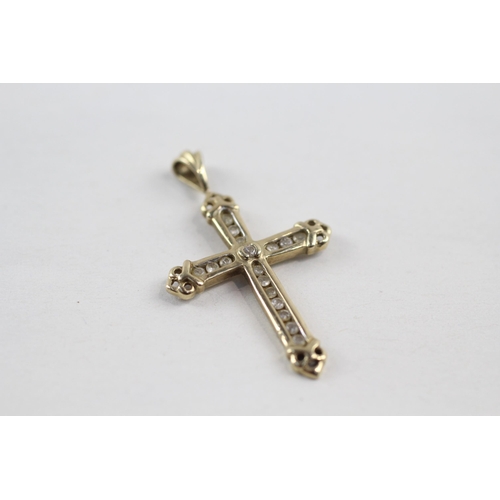 171 - 9ct gold diamond cross pendant (1.5g)