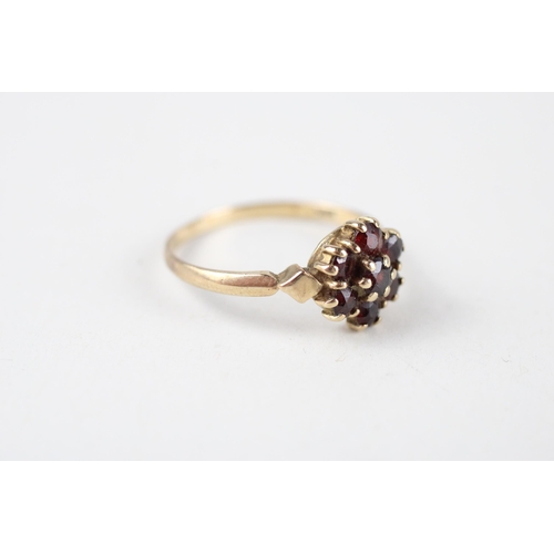 178 - 9ct gold garnet cluster ring (1.7g) Size  N