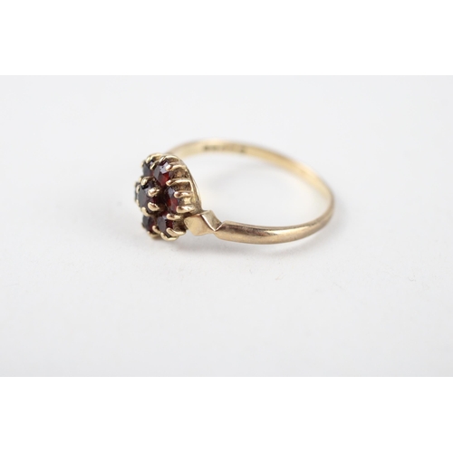 178 - 9ct gold garnet cluster ring (1.7g) Size  N