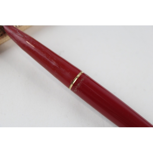 427 - Vintage PARKER 61 Red Fountain Pen w/ 14 Gold Nib, Gold Plate Cap WRITING Boxed