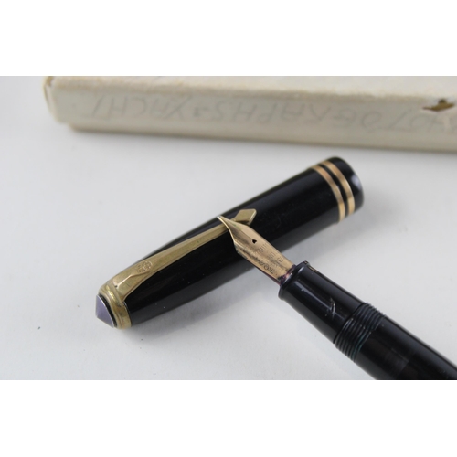 434 - Vintage CONWAY STEWART 24 Black FOUNTAIN PEN w/ 14ct Gold Nib WRITING