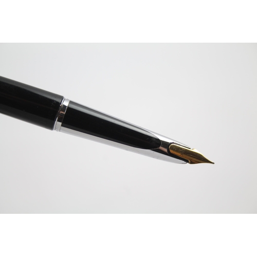 446 - Vintage WATERMAN C/F Black Cased FOUNTAIN PEN w/ 18ct Gold Nib WRITING