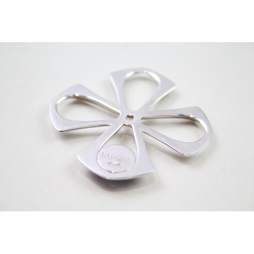 213 - Silver cross pendant by Lalique (13g)