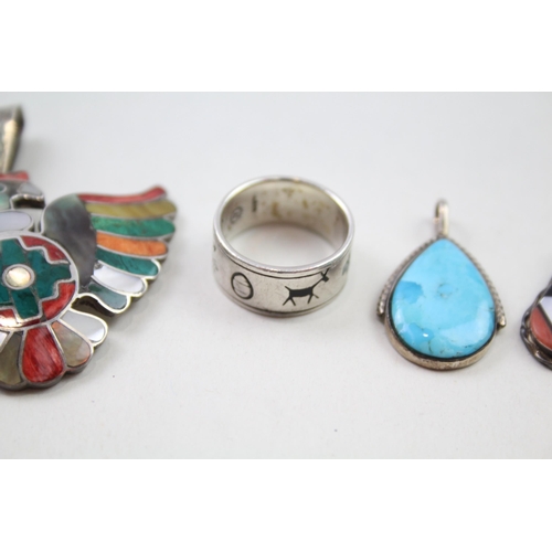 227 - A collection of silver Native American jewellery including Wilson & Caroly Niiha (26g)