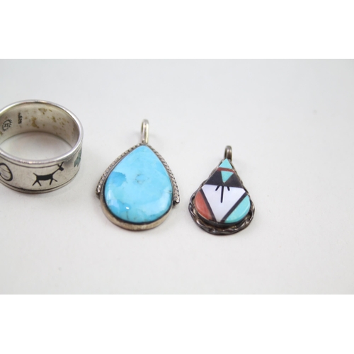 227 - A collection of silver Native American jewellery including Wilson & Caroly Niiha (26g)