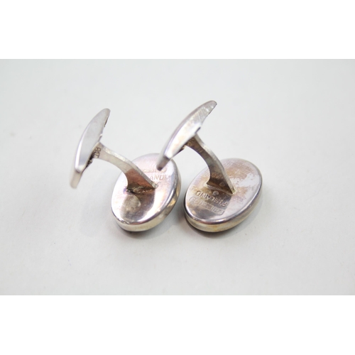 230 - Pair of silver Labradorite cufflinks by Jaana Toppila-Ikalainen (9g)