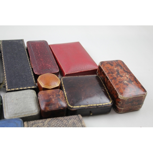 240 - A collection of antique jewellery boxes (712g)