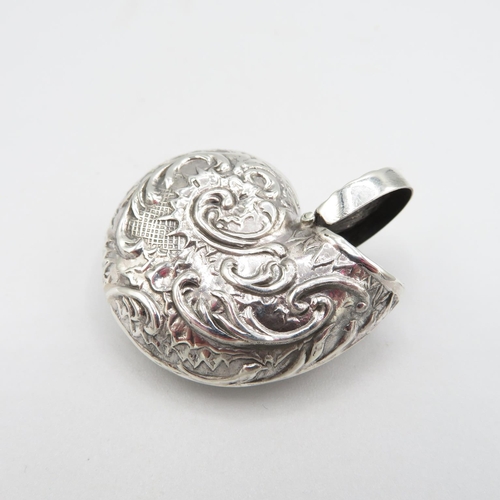 241 - HM 925 Sterling Silver Cornucopia or Foliate Seashell hinged lid Vesta ( 15.5g) 45mm dia. In excelle... 