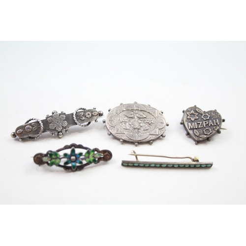 162 - Five silver antique brooches including enamel (15g)