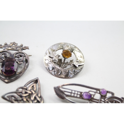 164 - Five silver Scottish/Celtic brooches including gemstone (38g)