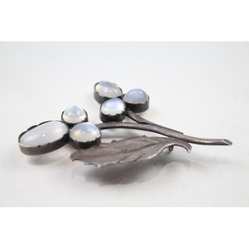 178 - Silver Moonstone foliate brooch (23g)