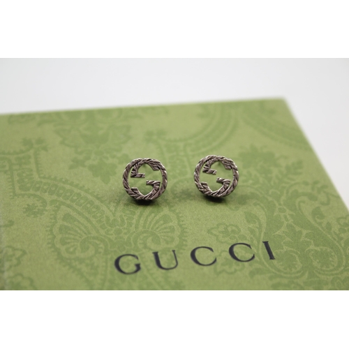 191 - Pair of silver earrings by designer Gucci in original box (3g)