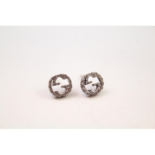 191 - Pair of silver earrings by designer Gucci in original box (3g)