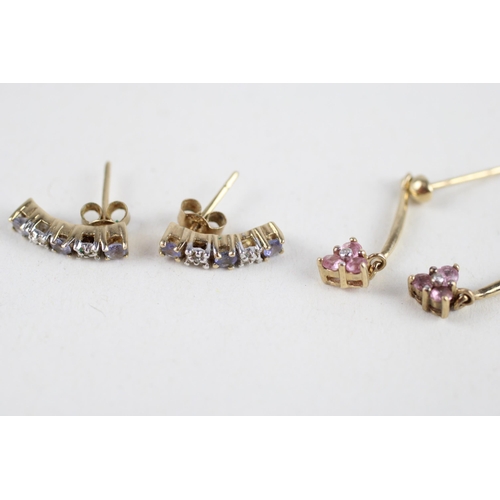 123 - 2x 9ct gold pink sapphire, tanzanite & diamond earrings (2.1g)