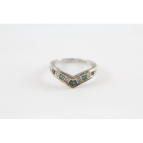 9ct gold emerald & diamond wishbone ring (2.3g) Size  M