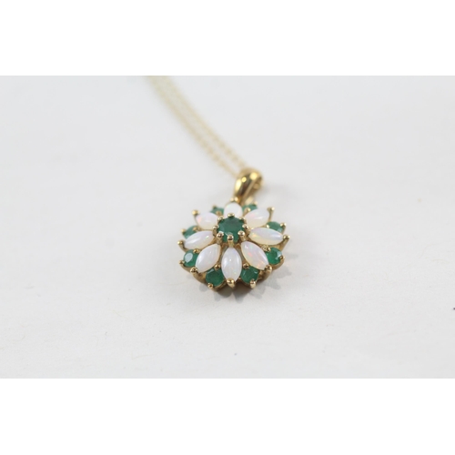 152 - 9ct gold emerald & opal cluster pendant & chain (1.6g)