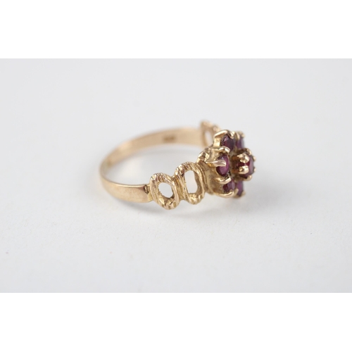 28 - 9ct gold vintage ruby cluster ring (2.2g) Size  M