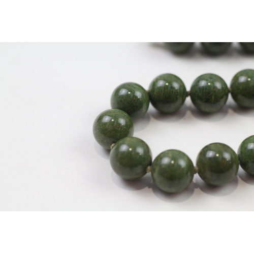 97 - 9ct gold nephrite bead necklace (80g)