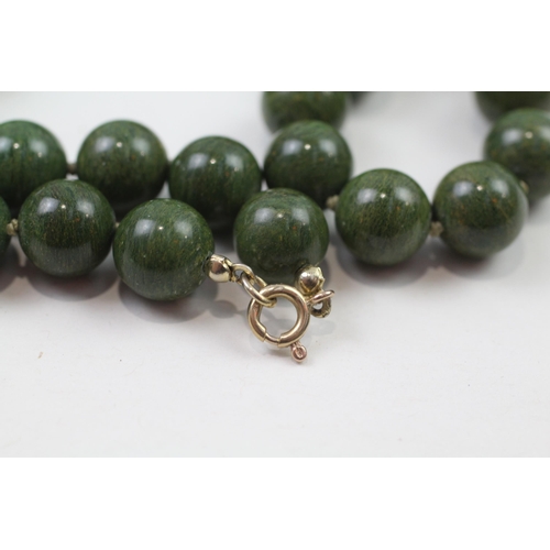 97 - 9ct gold nephrite bead necklace (80g)