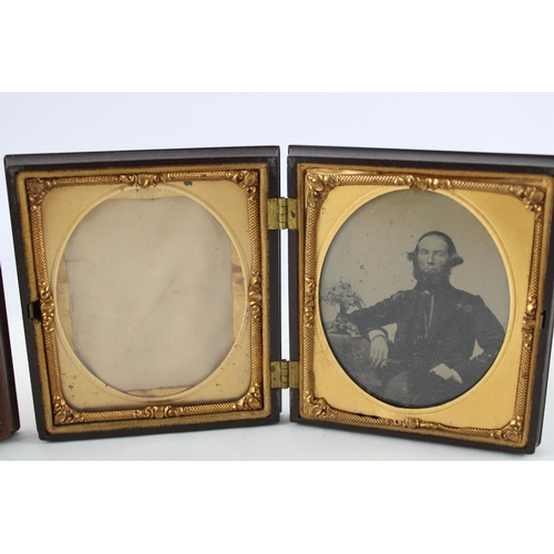 350 - 2 x Antique Victorian Daguerreotype Cased & Photograph of Gentleman