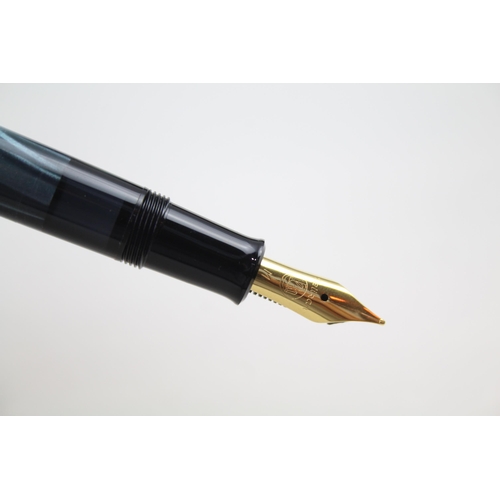 426 - Vintage PELIKAN 150 Classic Black & Navy Fountain Pen w/ Gold Plate Nib Writing