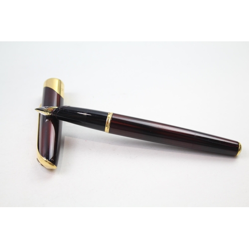 441 - PARKER Ellipse Burgundy Lacquer Fountain Pen w/ 18ct Gold Nib WRITING