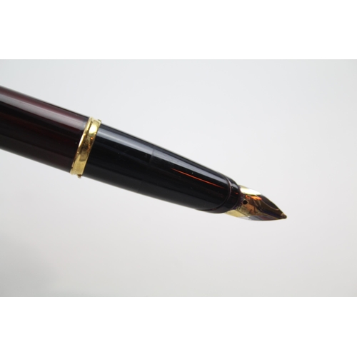 441 - PARKER Ellipse Burgundy Lacquer Fountain Pen w/ 18ct Gold Nib WRITING