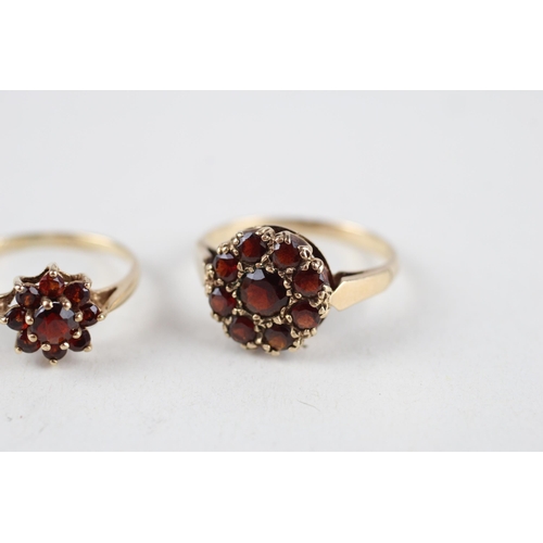 1 - 2 x 9ct gold garnet floral cluster rings (2.9g) Size  I 1/2