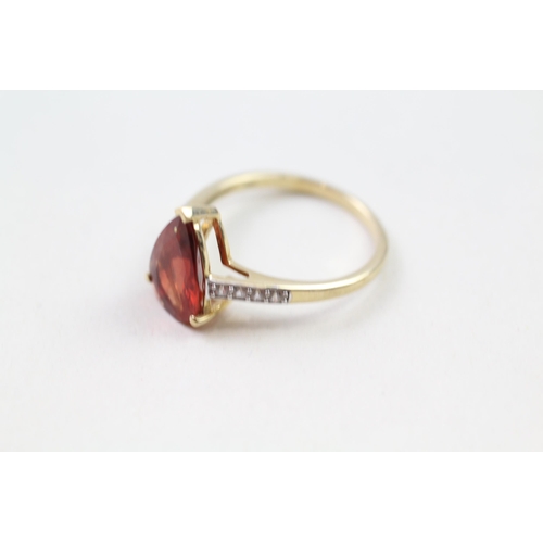 5 - 9ct gold red & white gemstone dress ring (2.4g) Size  P 1/2