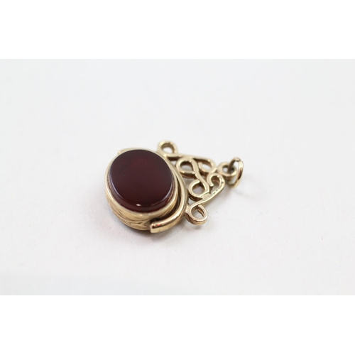 71 - 9ct gold blood stone & carnelian fob (3g)