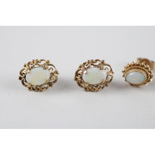 104 - 3x 9ct gold opal earrings (4g)