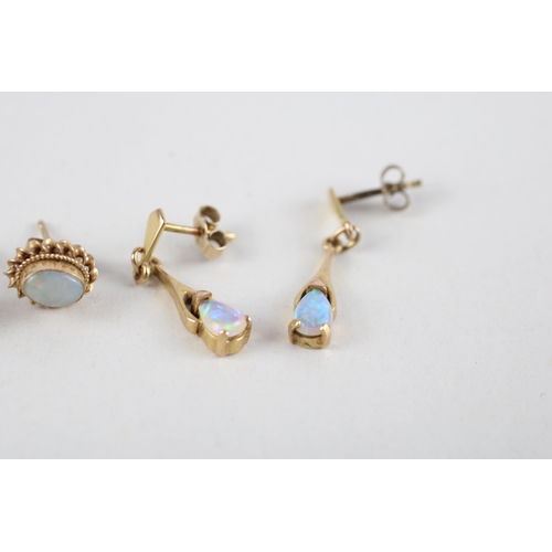 104 - 3x 9ct gold opal earrings (4g)