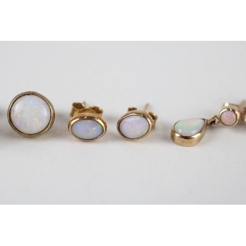 105 - 3x 9ct gold opal earrings (4.2g)