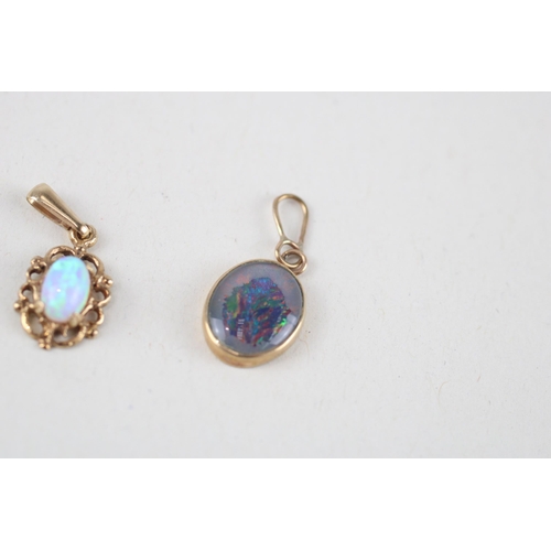 113 - 3x 9ct gold opal & opal triplets pendants (2.4g)