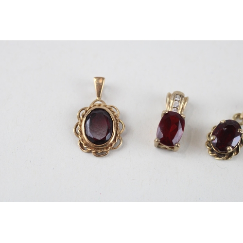 118 - 4x 9ct gold garnet & diamond pendants (3.1g)